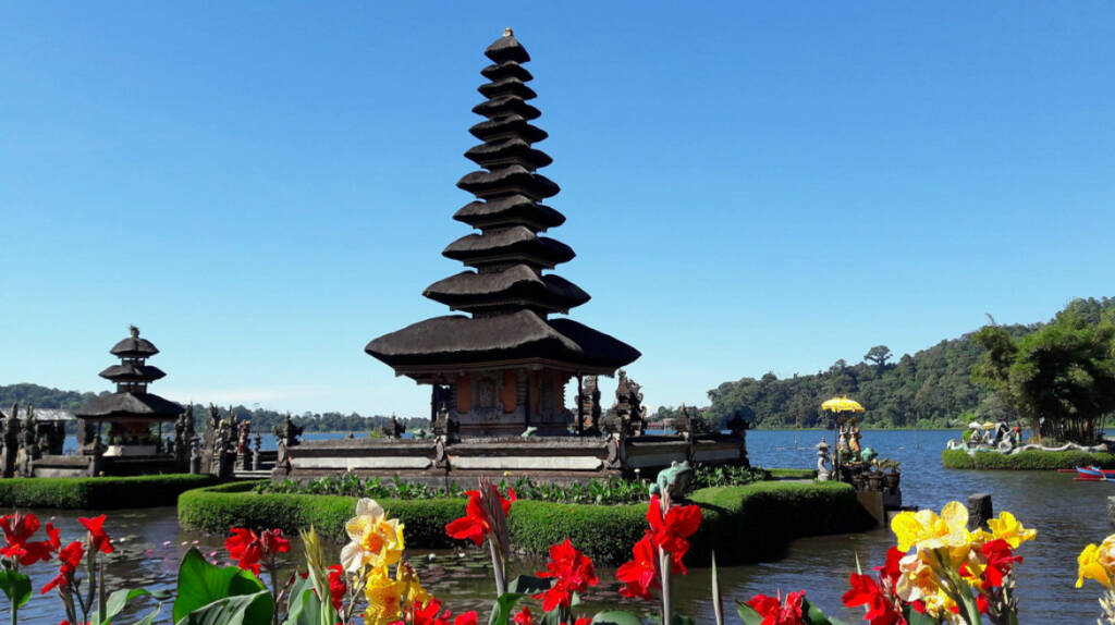 Ulundanu temple for Bali's Hidden Charm