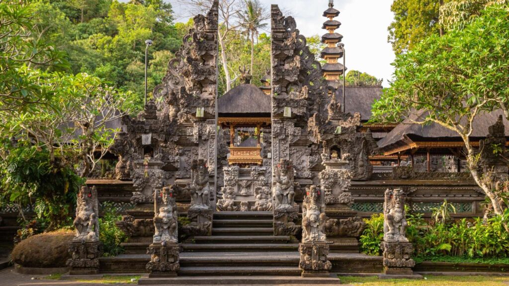 gunung lebah temple